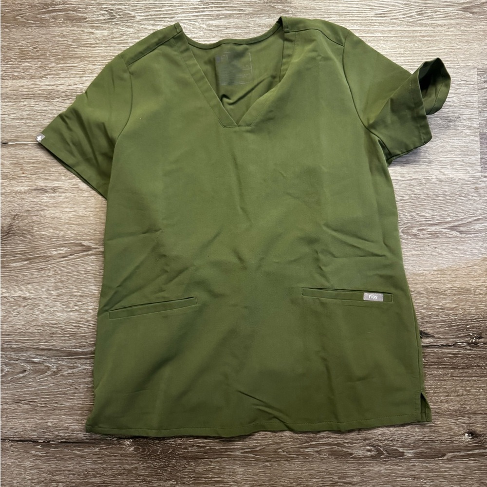 Figs Olive Green Casma Scrub Top size M